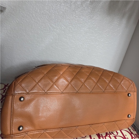 TRADES WELCOME Chanel Tan Quilted Caviar Leather Large Shopping Tote - Picture 5 of 7